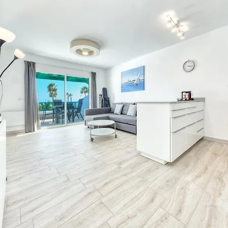 Casa Roberta Sea View بيت للعطل